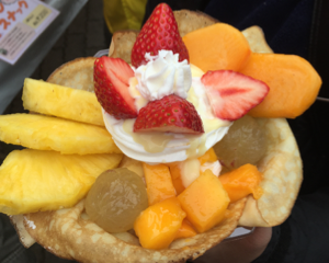 久喜市合併5周年イベントで雪みるくのフルーツクレープパフェを食べてきた