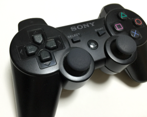 PS3のワイヤレスコントローラーのレバーで十字キーが誤動作する現象を直した